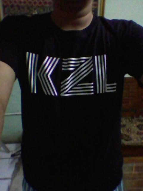 kaos hitam Yanu Rahmat Alim